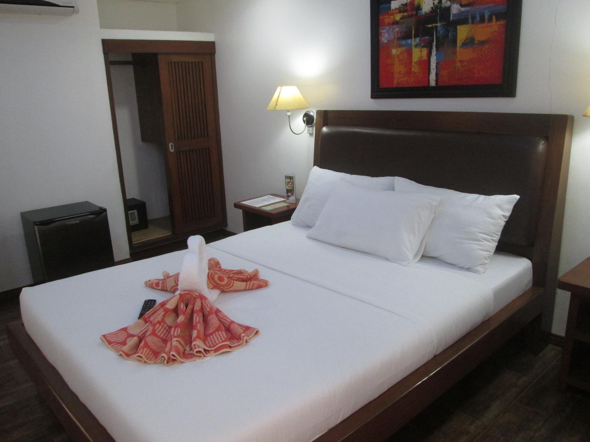 Giulius Boracay Italian Resort Balabag  Exterior photo