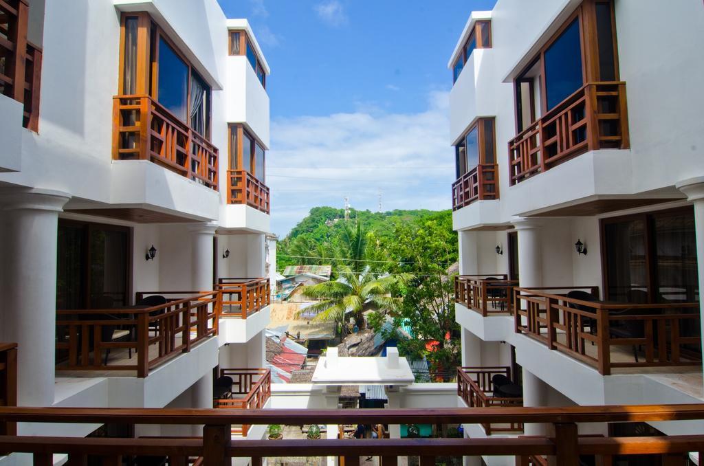 Giulius Boracay Italian Resort Balabag  Exterior photo