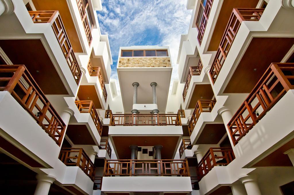 Giulius Boracay Italian Resort Balabag  Exterior photo