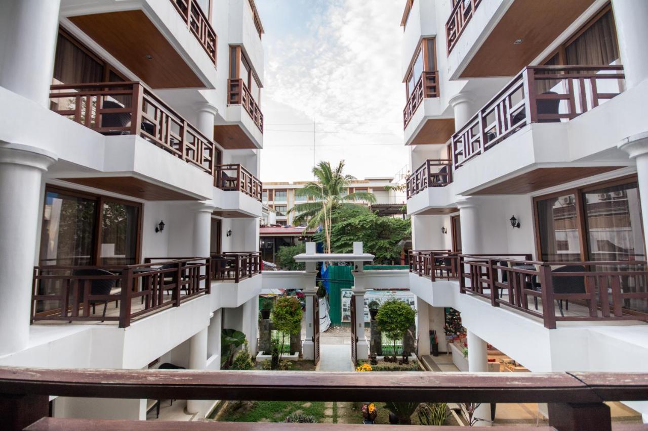 Giulius Boracay Italian Resort Balabag  Exterior photo