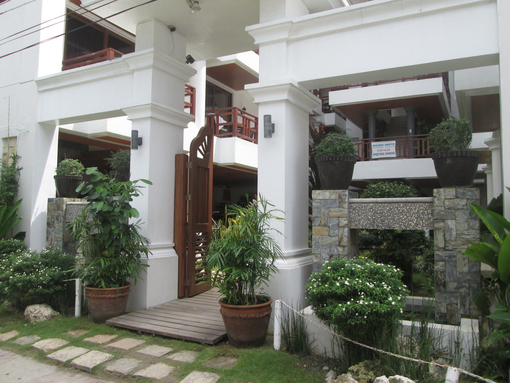 Giulius Boracay Italian Resort Balabag  Exterior photo