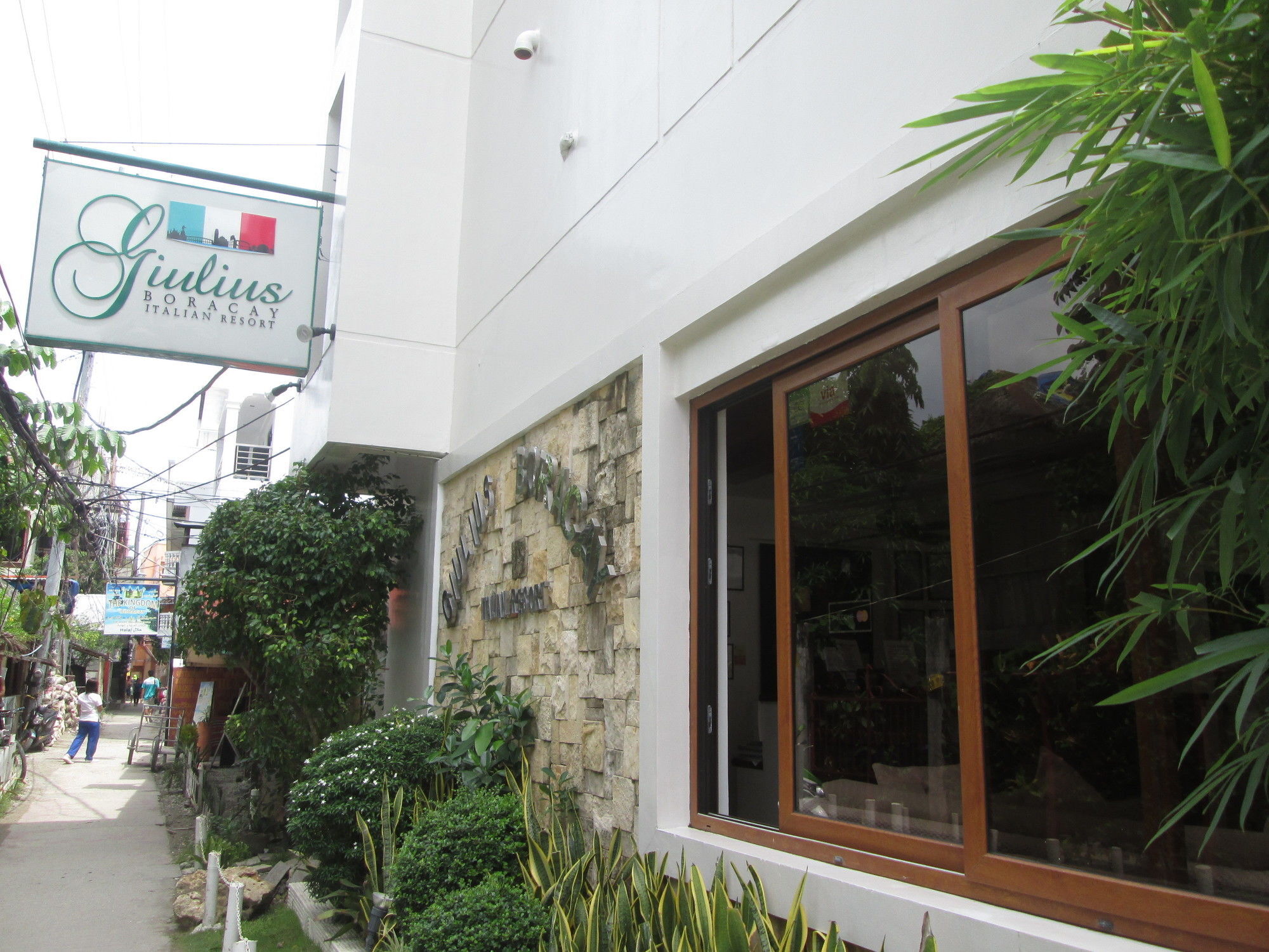 Giulius Boracay Italian Resort Balabag  Exterior photo